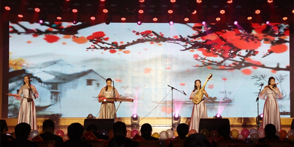 1581562259413419.jpg 11、股份公司乐器演奏.jpg