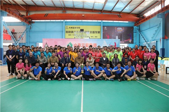 一拍即出 谁与争锋――大小单双平台网址第五届“三箭杯”职工羽毛球比赛圆满结束